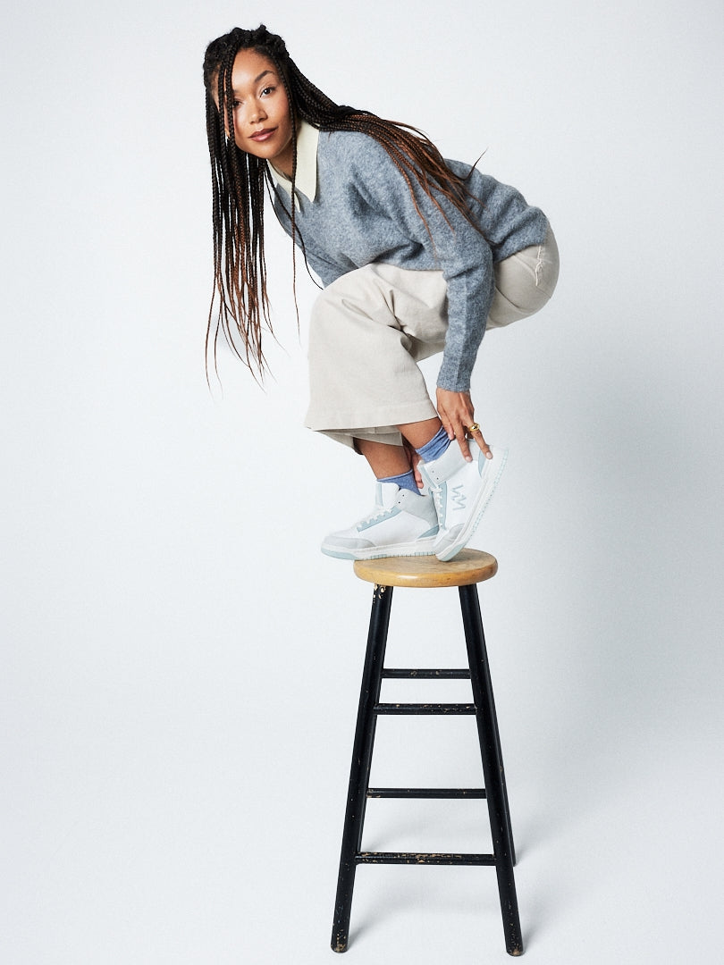 Baskets montantes retro chic blanches, gris clair et bleu clair