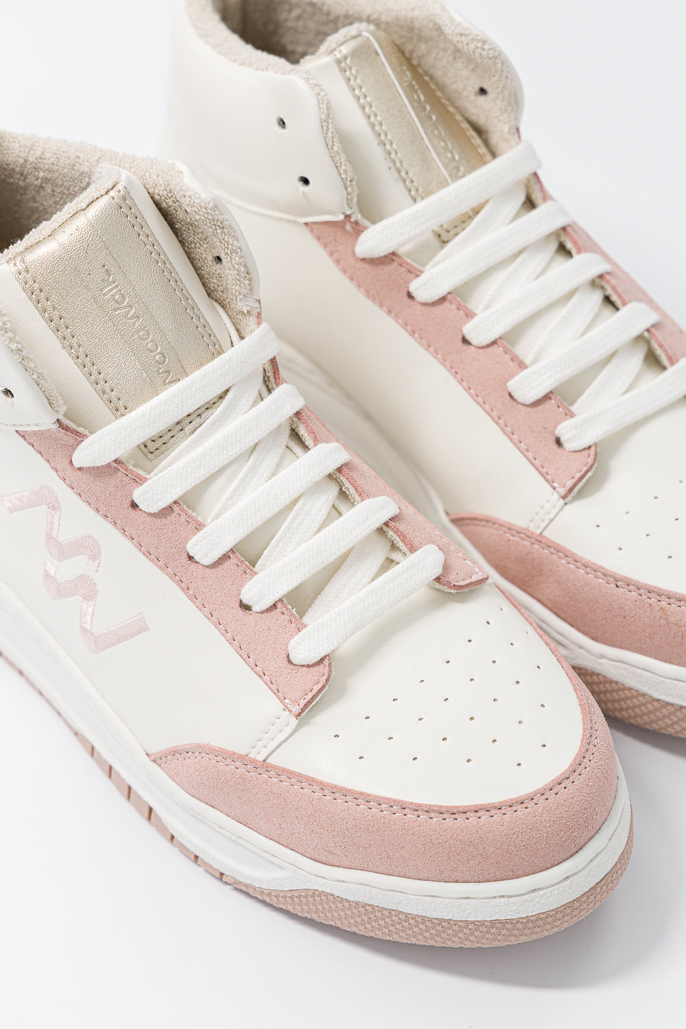 Baskets vegan French Touch Vanilla Rose, vue de côté montrant les détails