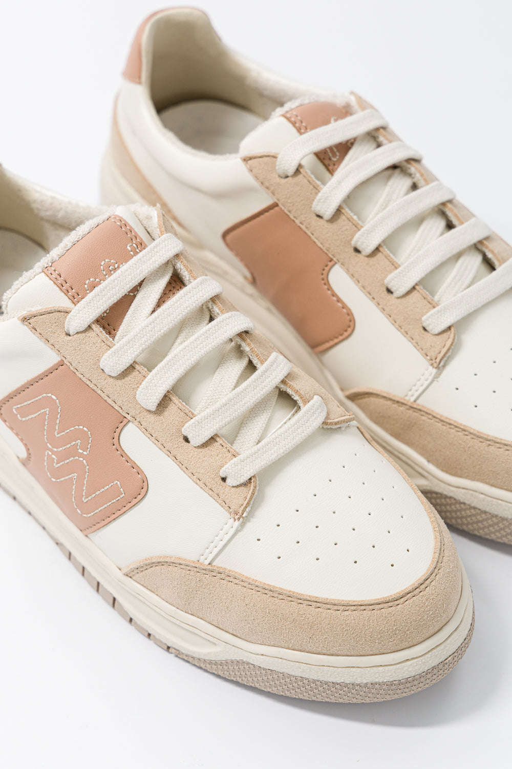 Baskets vegan Dream Big Cafe Latte vues de côté en beige et moka