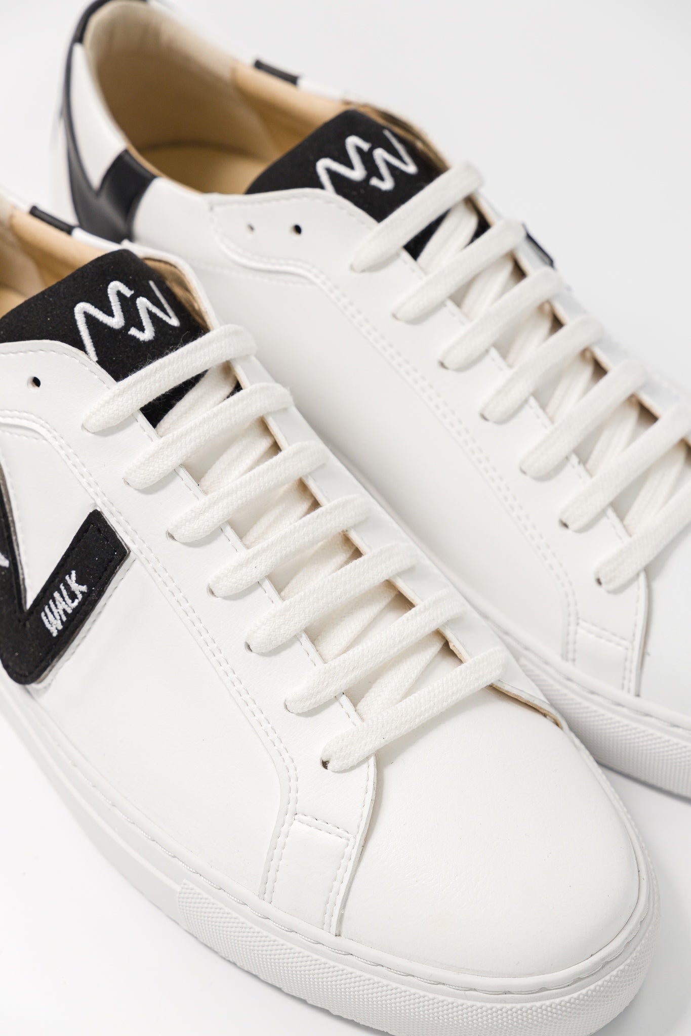 Wild Walker Noir Blanc Mood Walk Baskets Vegan Personnalisées