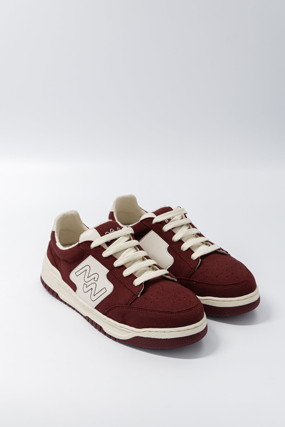 Baskets vegan Dream Big Burgundy - vue de biais